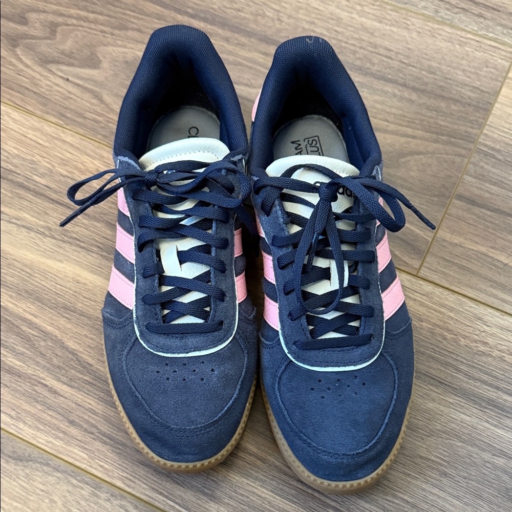 Adidas Women's Blue and Pink Sneakers